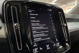 musta Volvo XC40 2019 kuva 24.