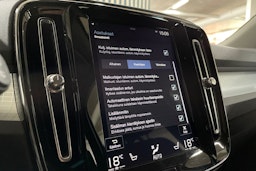 musta Volvo XC40 2019 kuva 26.