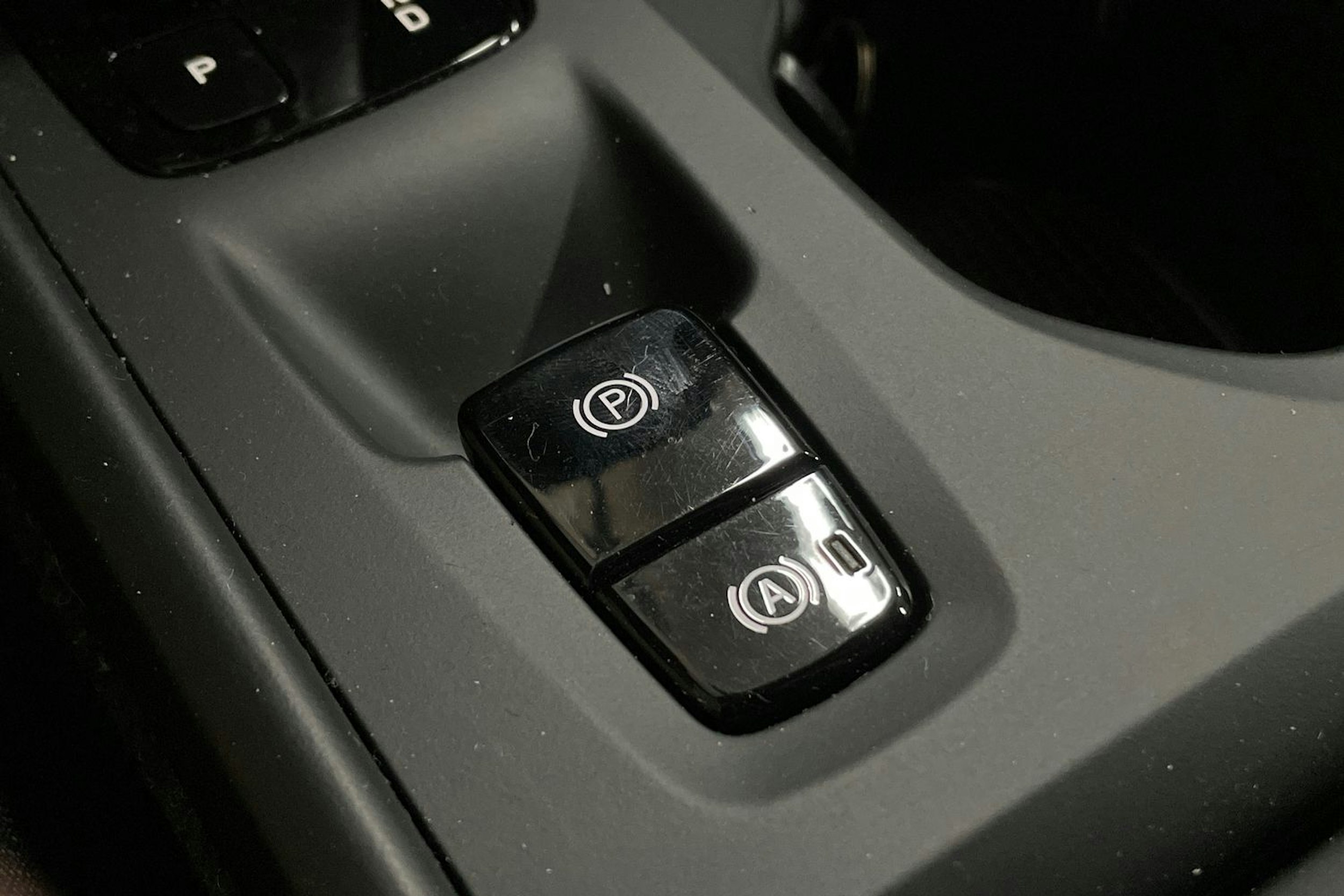 musta Volvo XC40 2019 kuva 29.