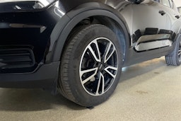 musta Volvo XC40 2019 kuva 30.