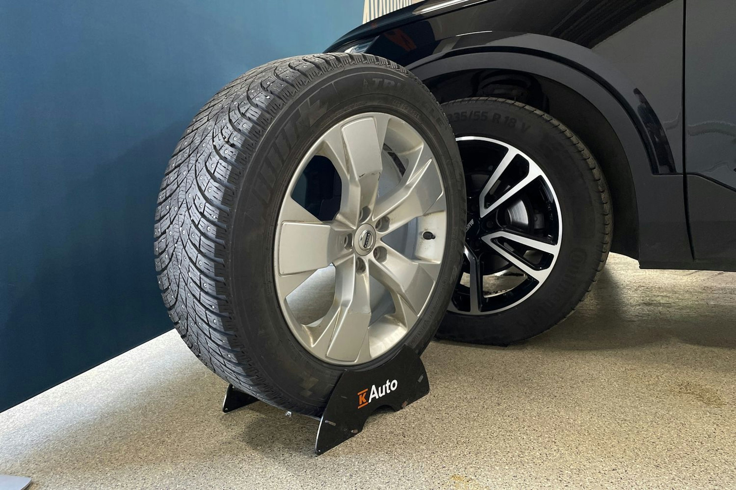 musta Volvo XC40 2019 kuva 31.