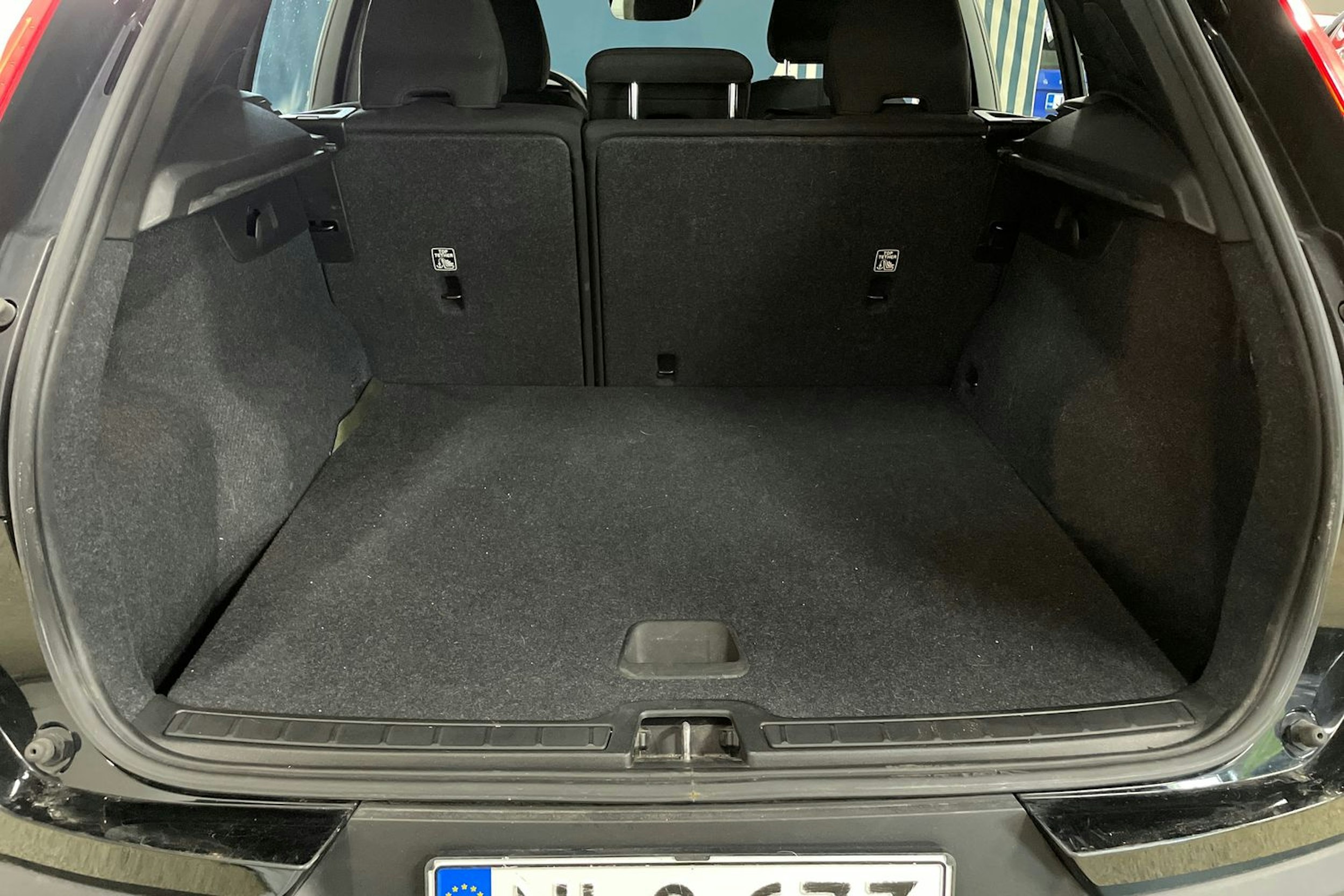 musta Volvo XC40 2019 kuva 32.
