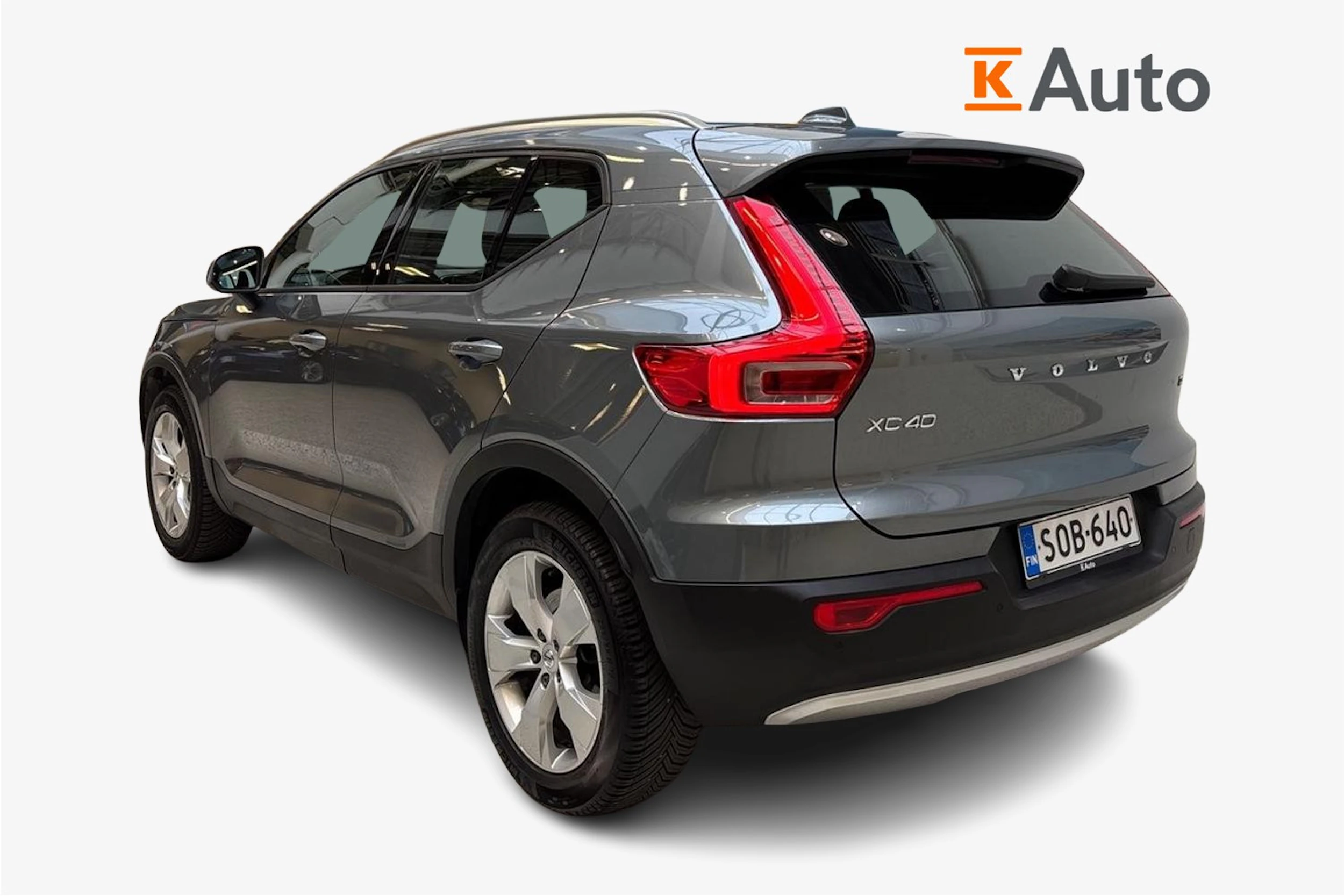 harmaa Volvo XC40 2019 kuva 2.