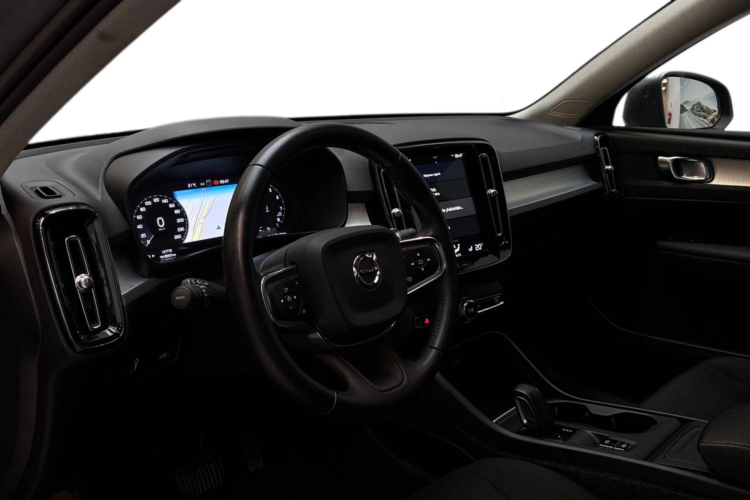 harmaa Volvo XC40 2019 kuva 6.