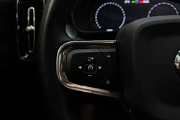 harmaa Volvo XC40 2019 kuva 16.