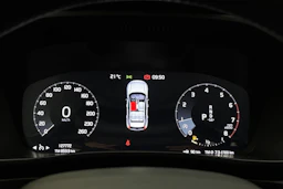 harmaa Volvo XC40 2019 kuva 18.
