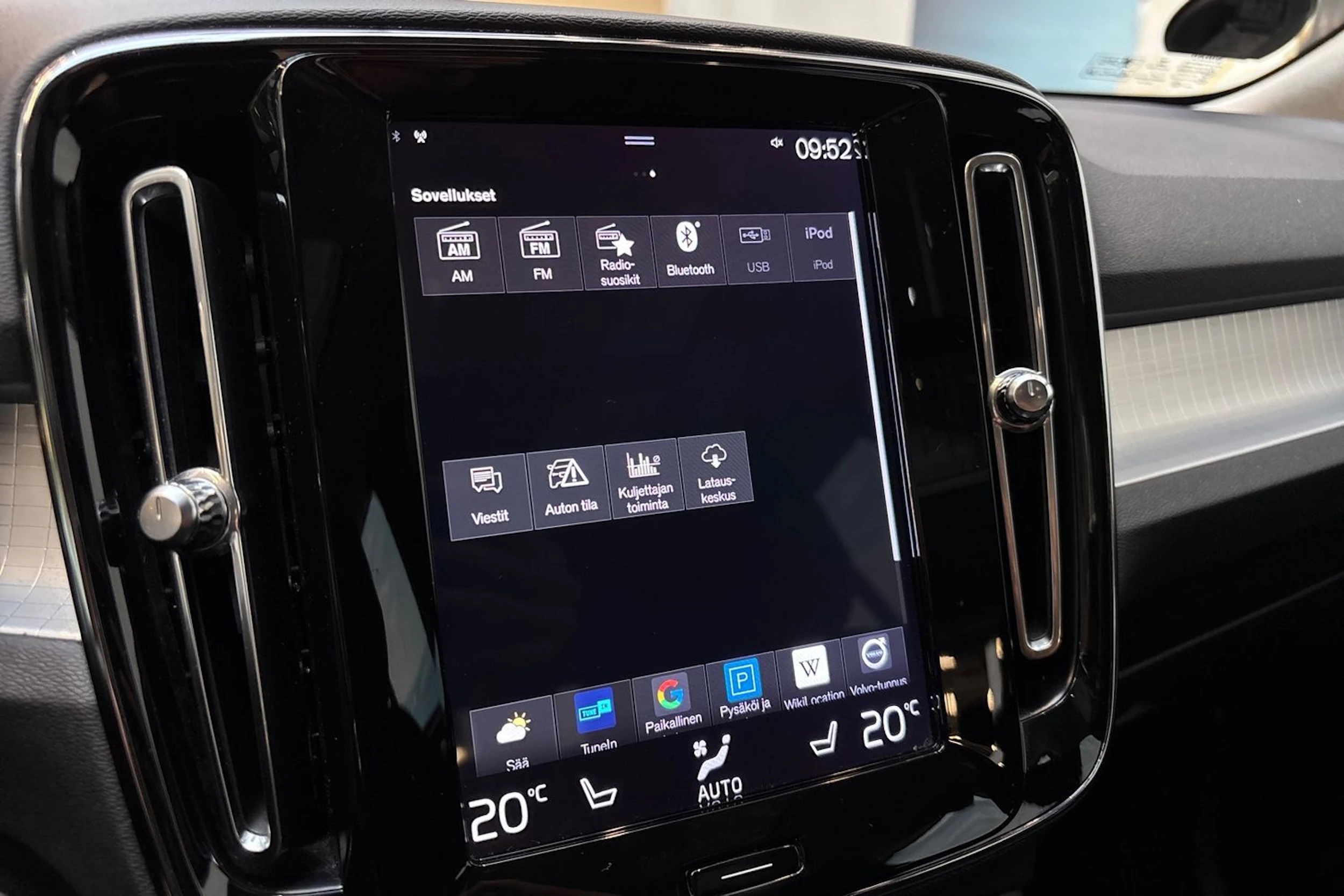 harmaa Volvo XC40 2019 kuva 22.