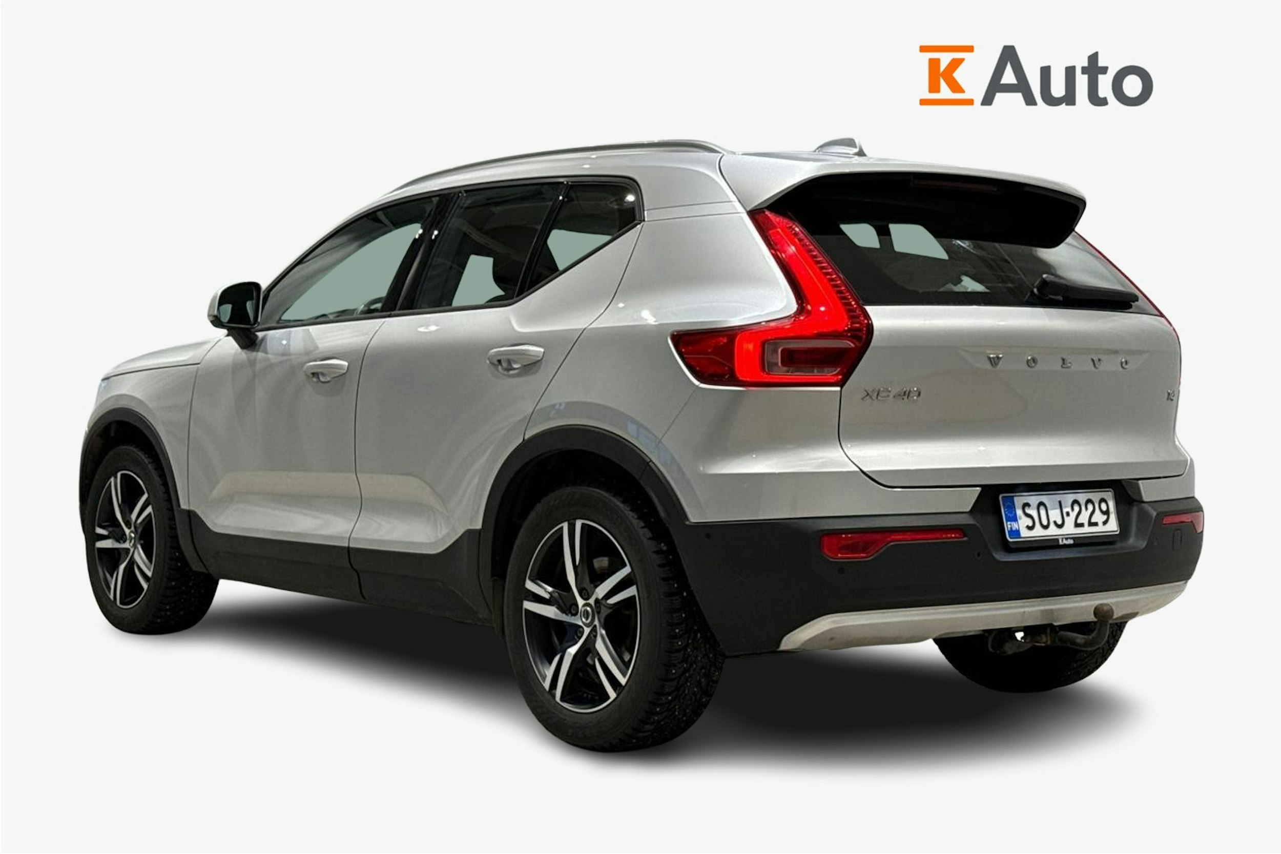 harmaa Volvo XC40 2019 kuva 2.