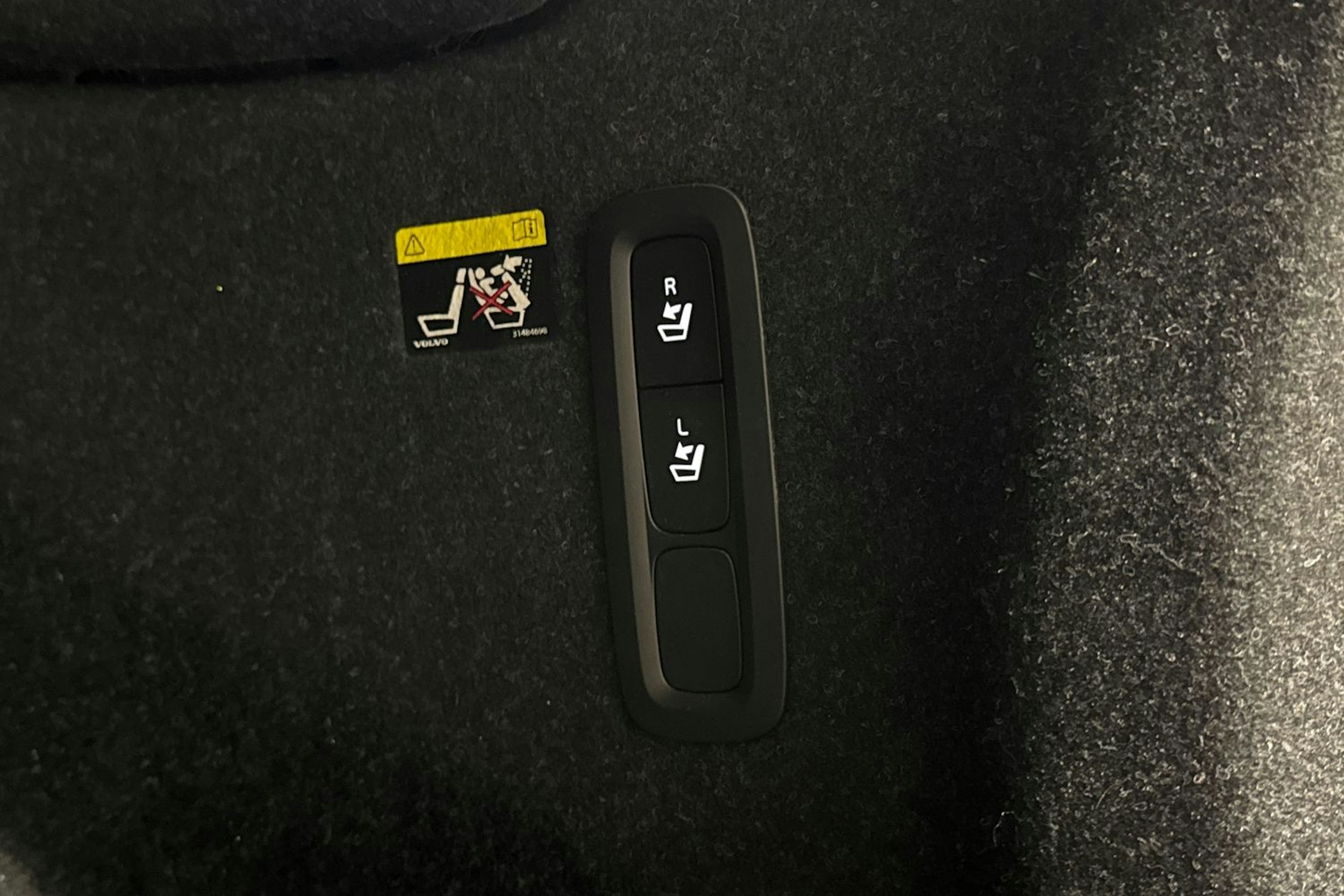 harmaa Volvo XC40 2019 kuva 17.