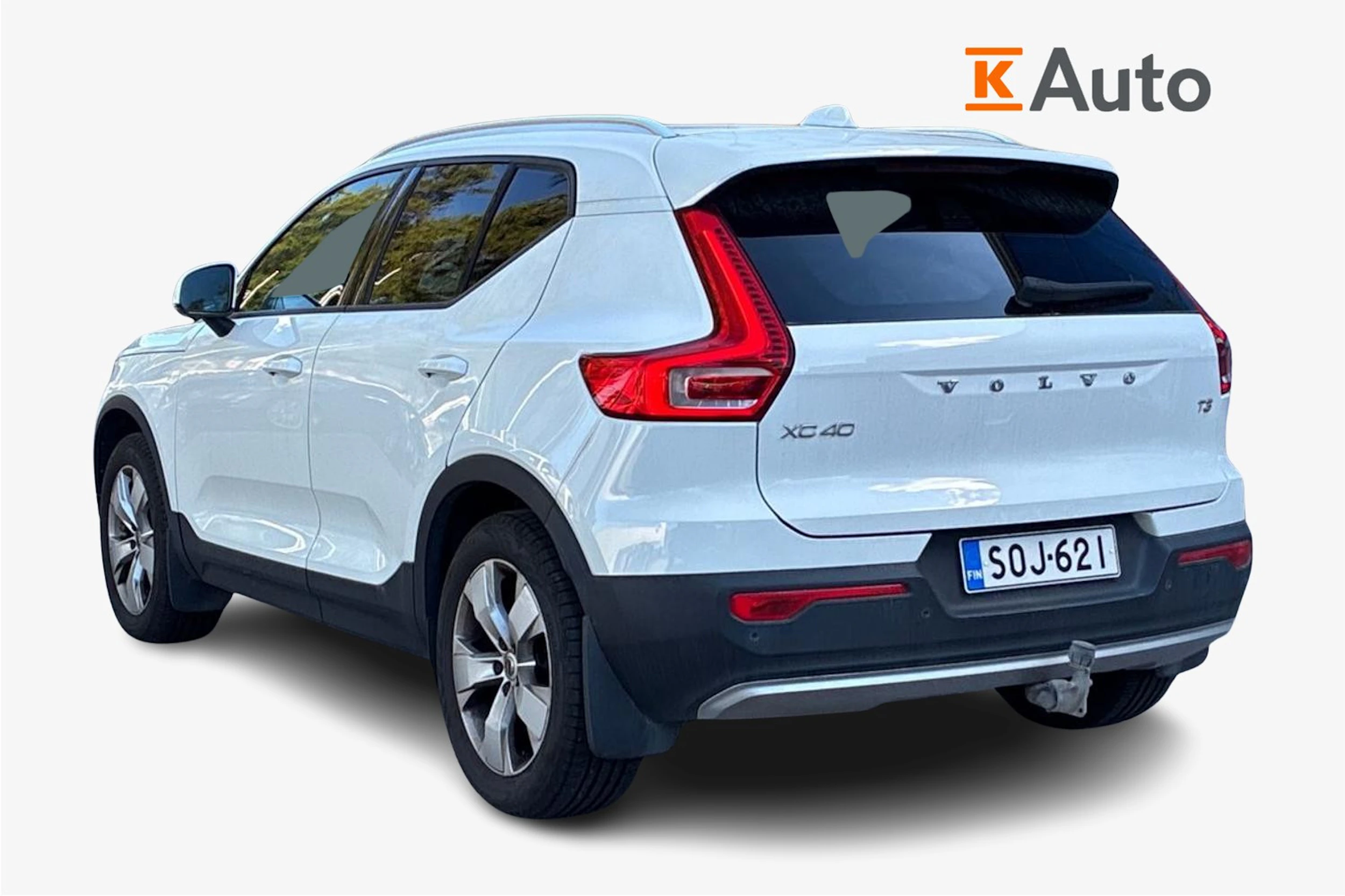 valkoinen Volvo XC40 2019 kuva 2.