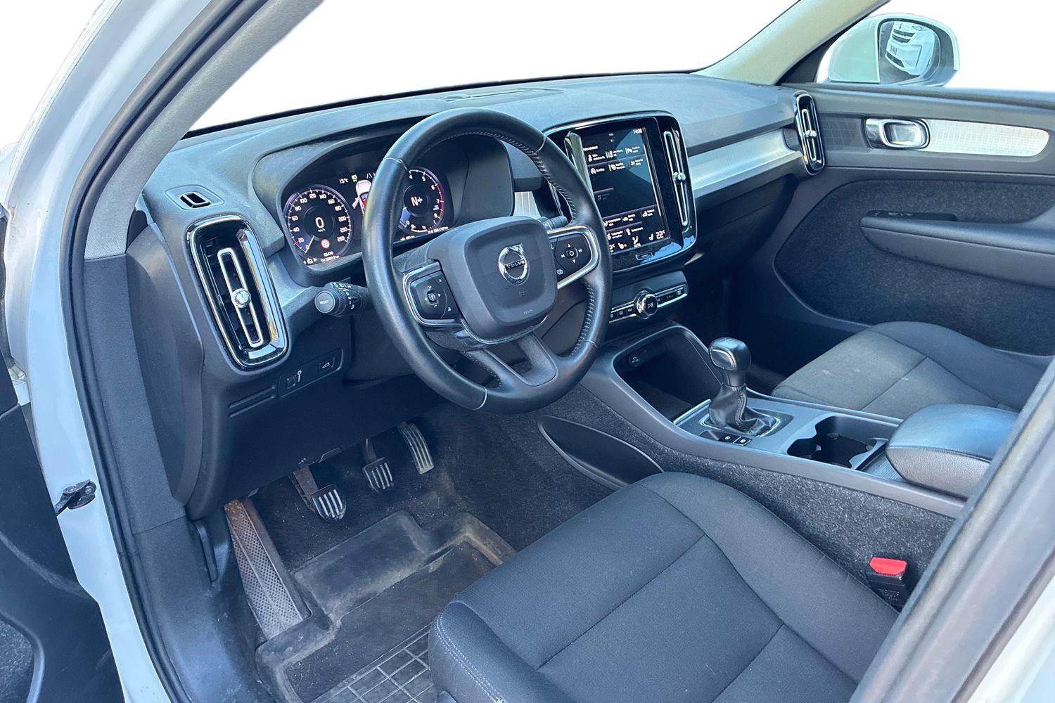 Volvo XC40 T3 Business 2019, photo 3/3