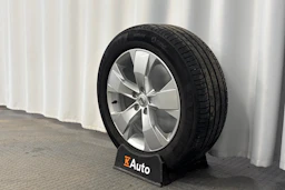 musta Volvo XC40 2019 kuva 10.