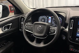 musta Volvo XC40 2019 kuva 11.