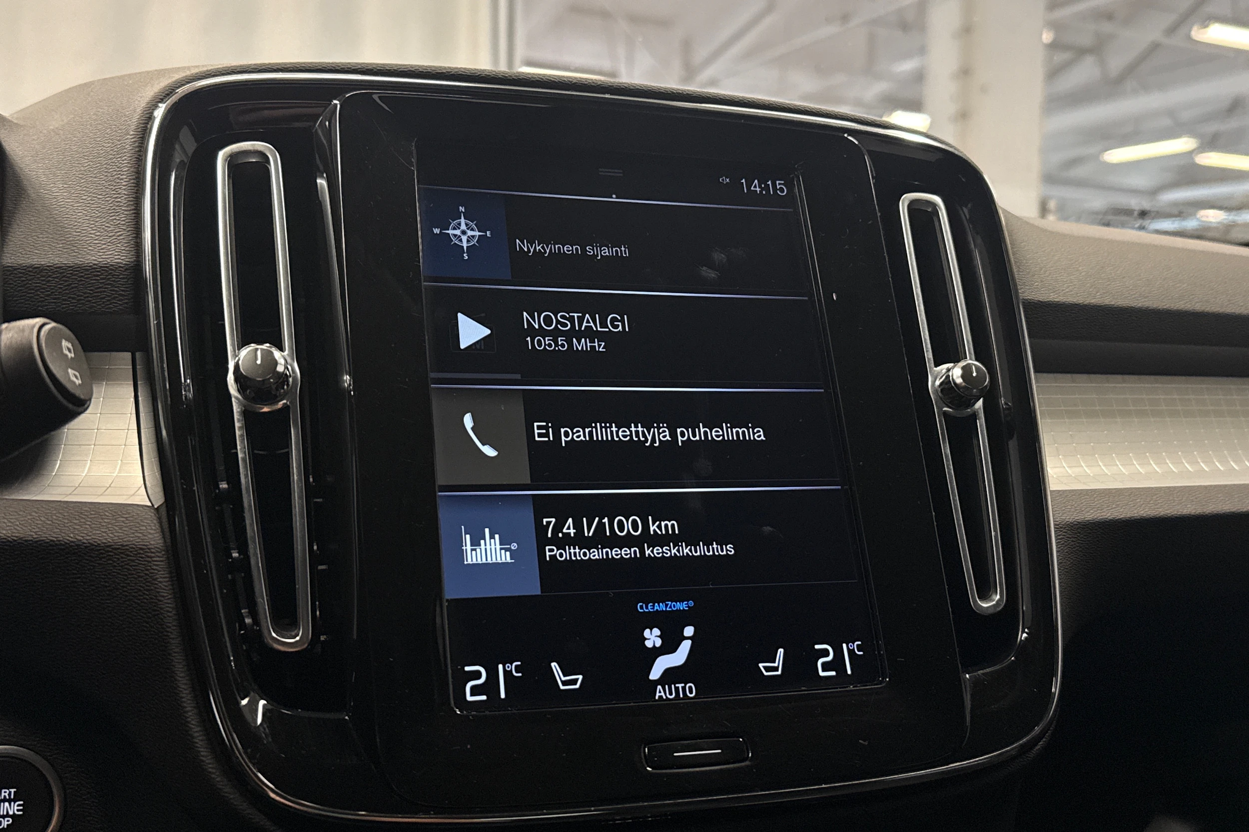 musta Volvo XC40 2019 kuva 15.