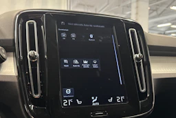 musta Volvo XC40 2019 kuva 16.