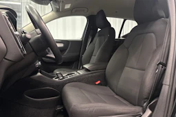 musta Volvo XC40 2019 kuva 19.