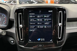 sininen Volvo XC40 2019 kuva 14.