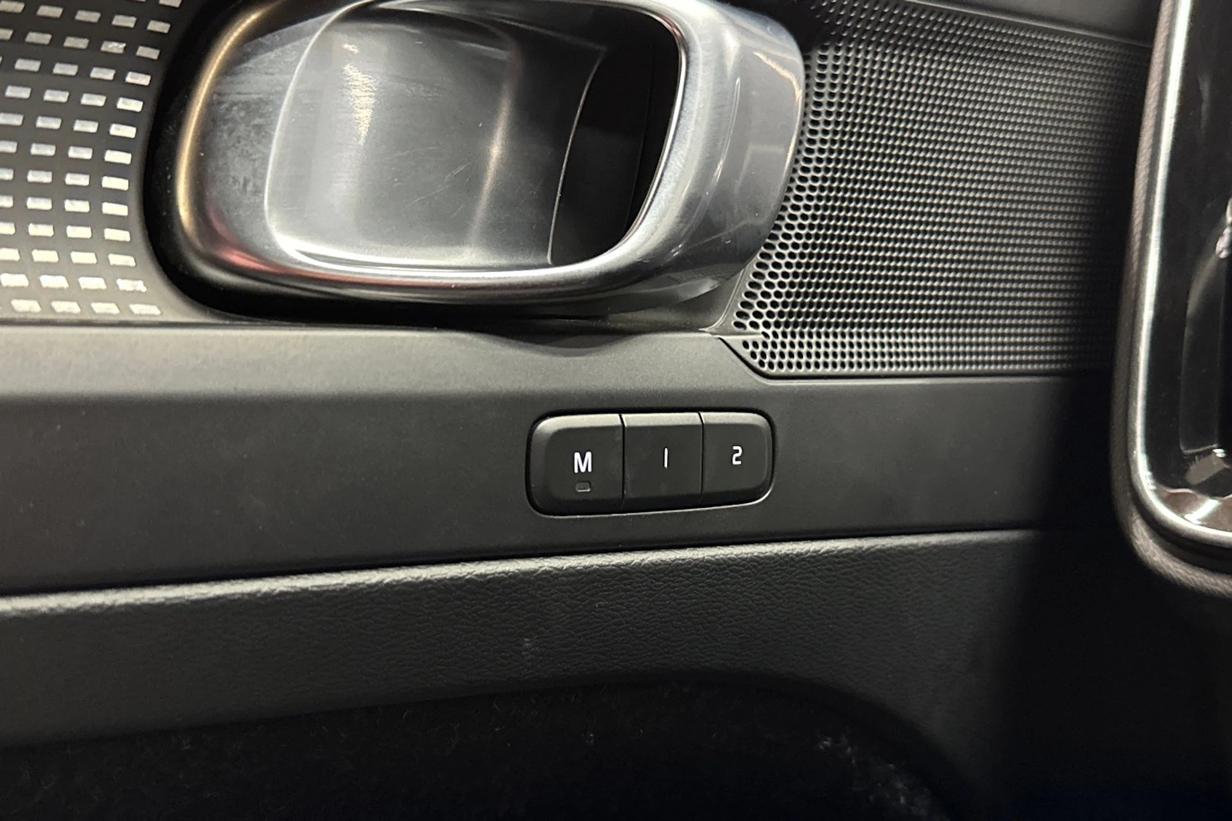 sininen Volvo XC40 2019 kuva 19.