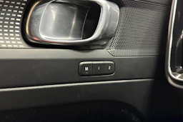 sininen Volvo XC40 2019 kuva 19.