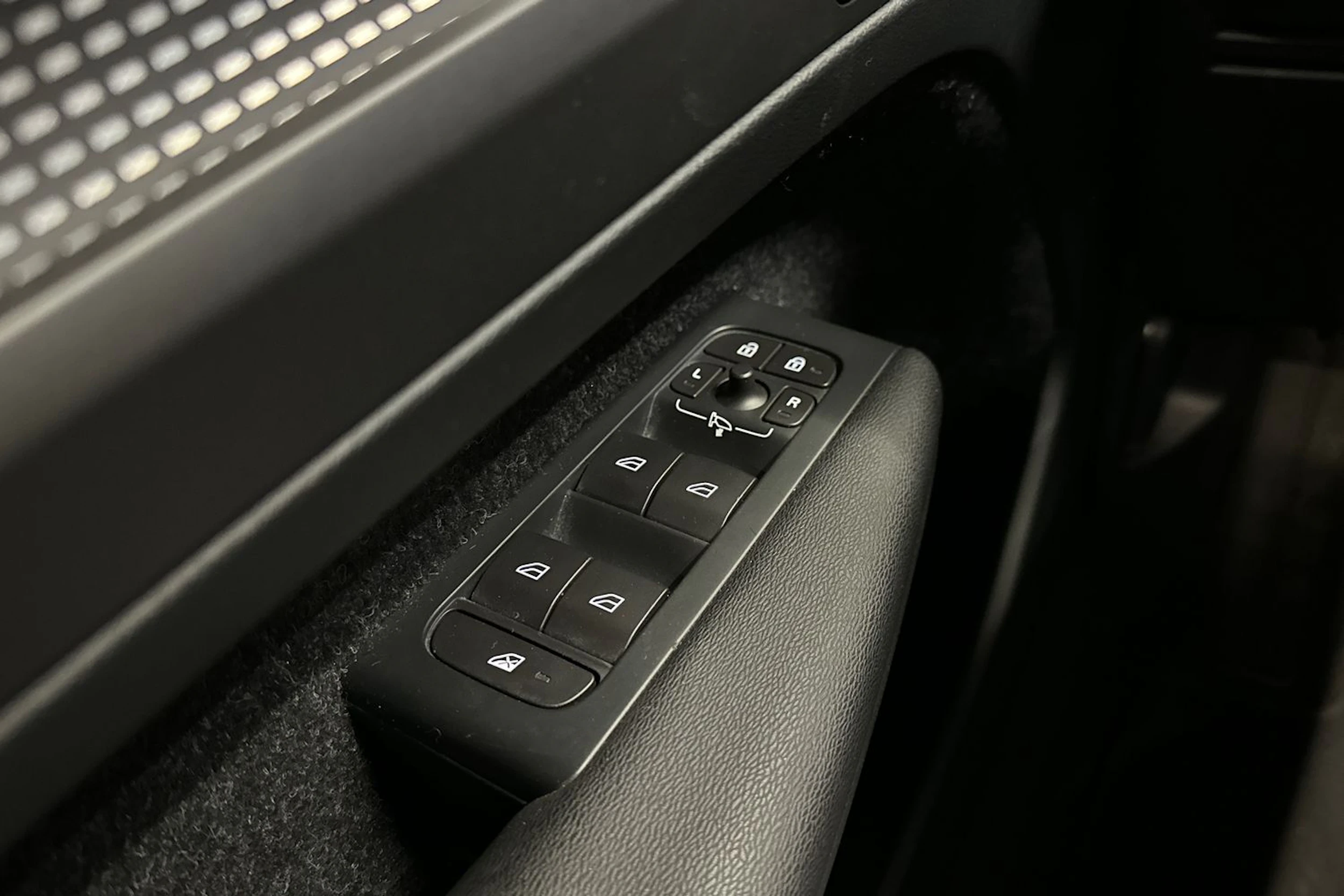 sininen Volvo XC40 2019 kuva 20.