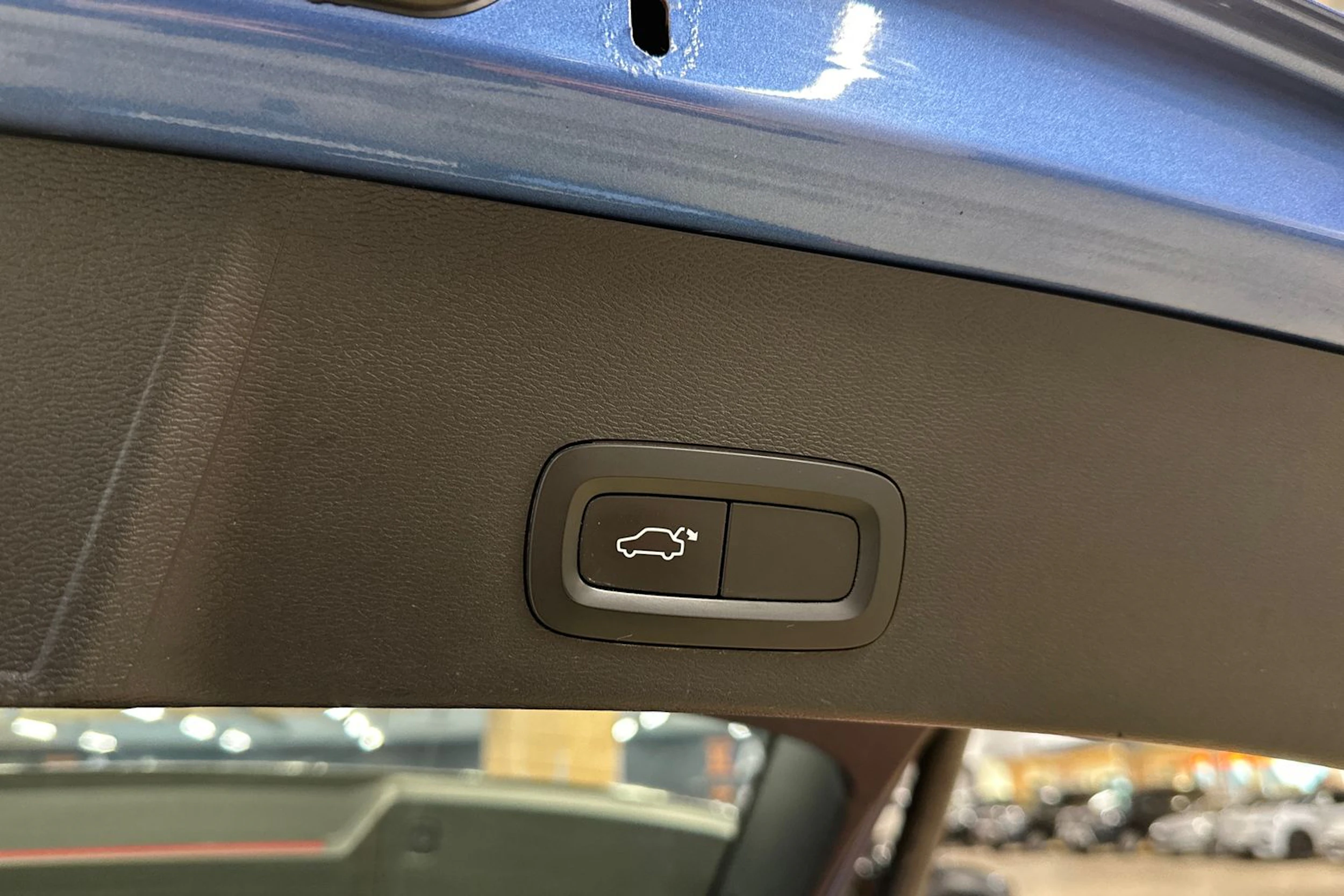 sininen Volvo XC40 2019 kuva 24.