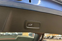 sininen Volvo XC40 2019 kuva 24.