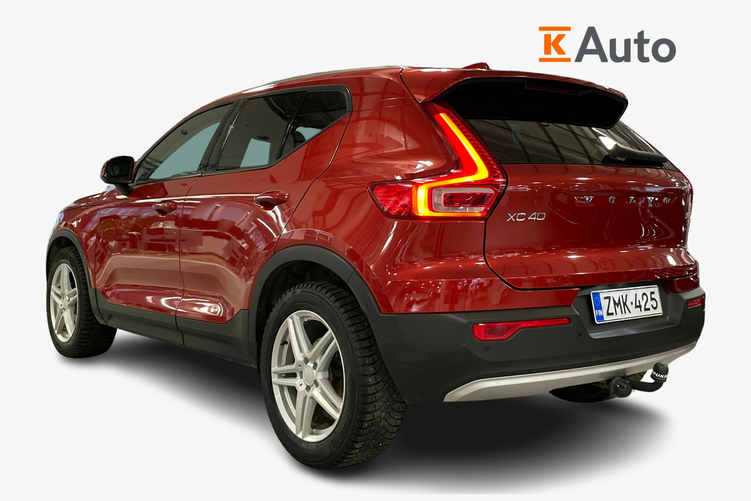 punainen Volvo XC40 2019 kuva 2.