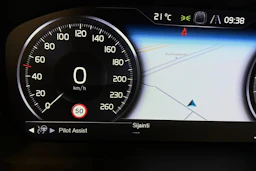 Valkoinen Volvo XC40 2020 kuva 16.