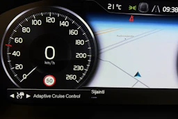 Valkoinen Volvo XC40 2020 kuva 17.