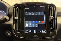 Valkoinen Volvo XC40 2020 kuva 22.
