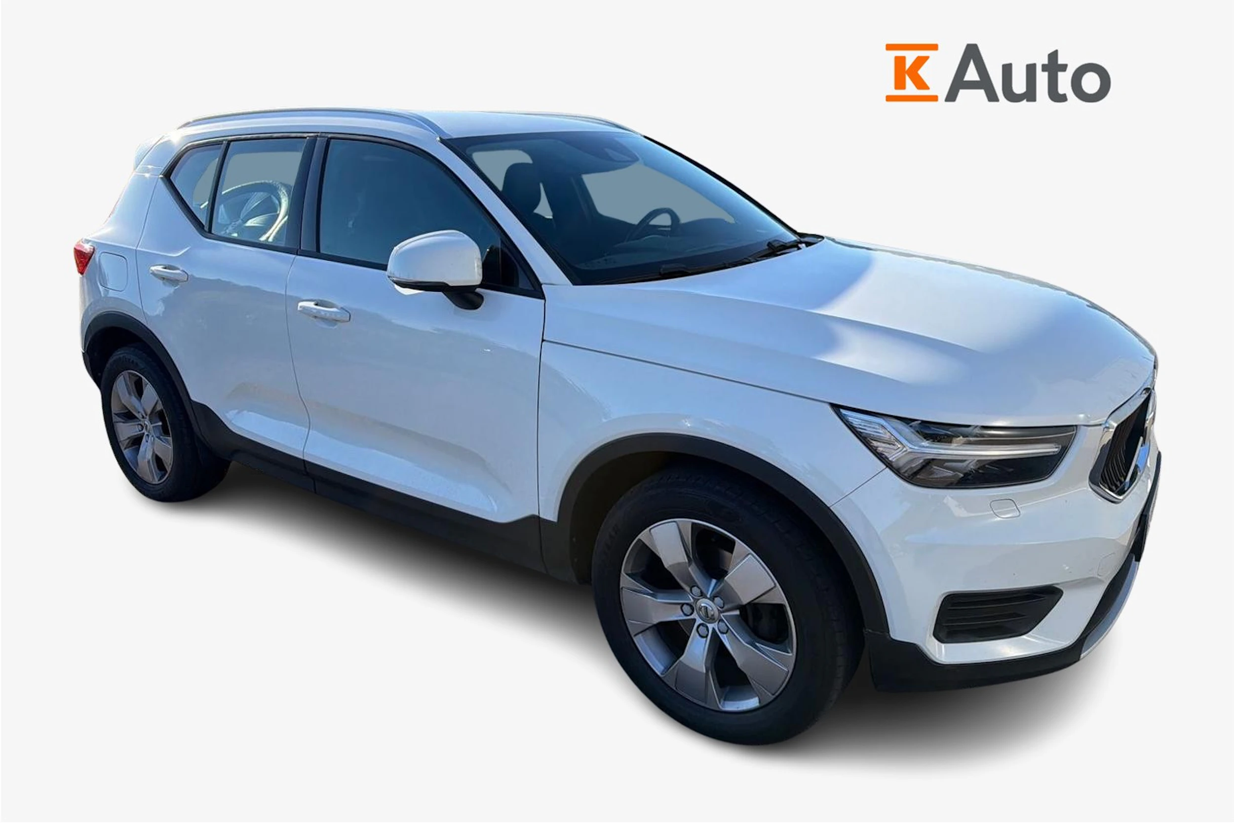 valkoinen Volvo XC40 2020 kuva 1.