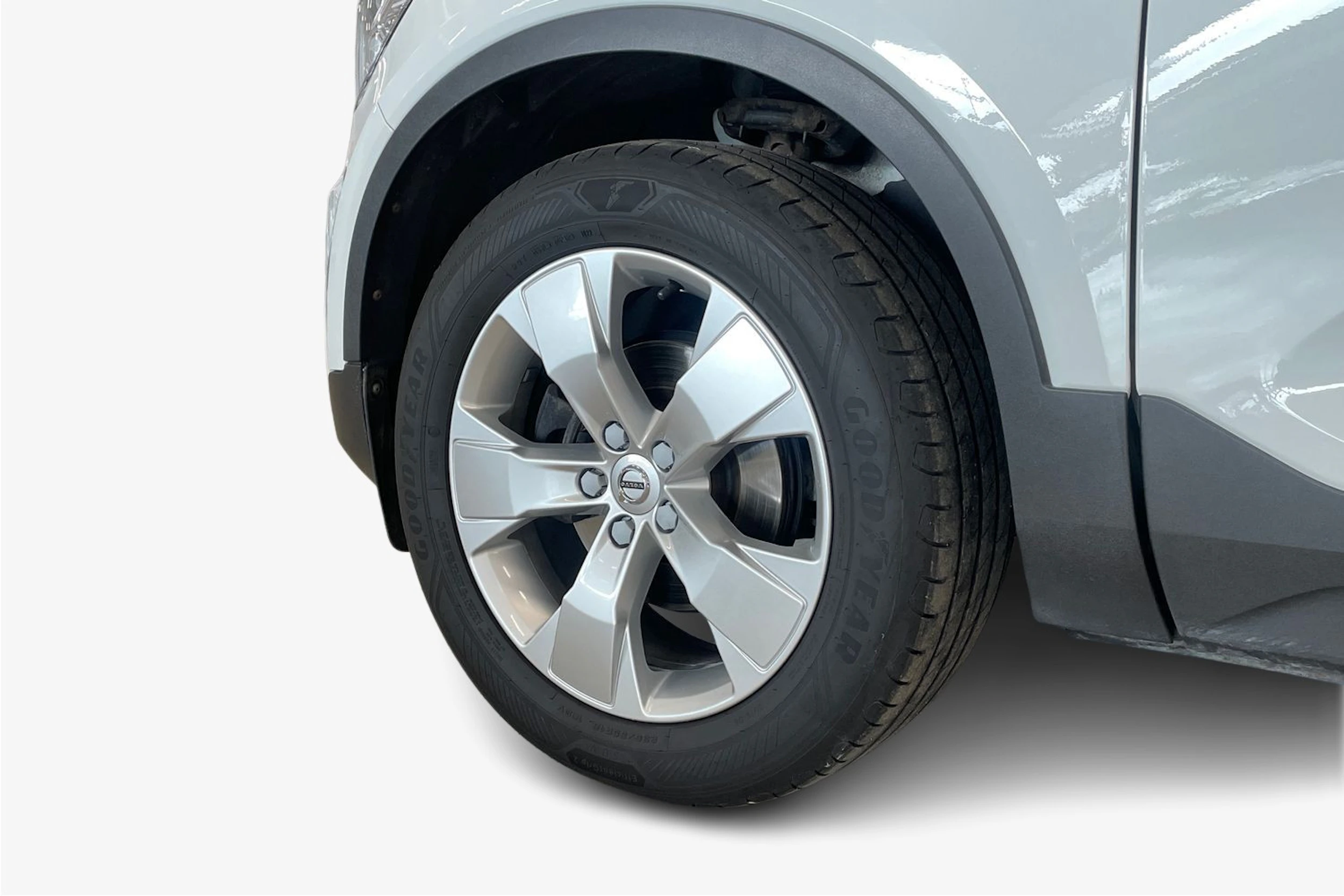 valkoinen Volvo XC40 2020 kuva 9.