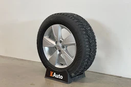 valkoinen Volvo XC40 2020 kuva 10.