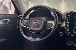 valkoinen Volvo XC40 2020 kuva 12.