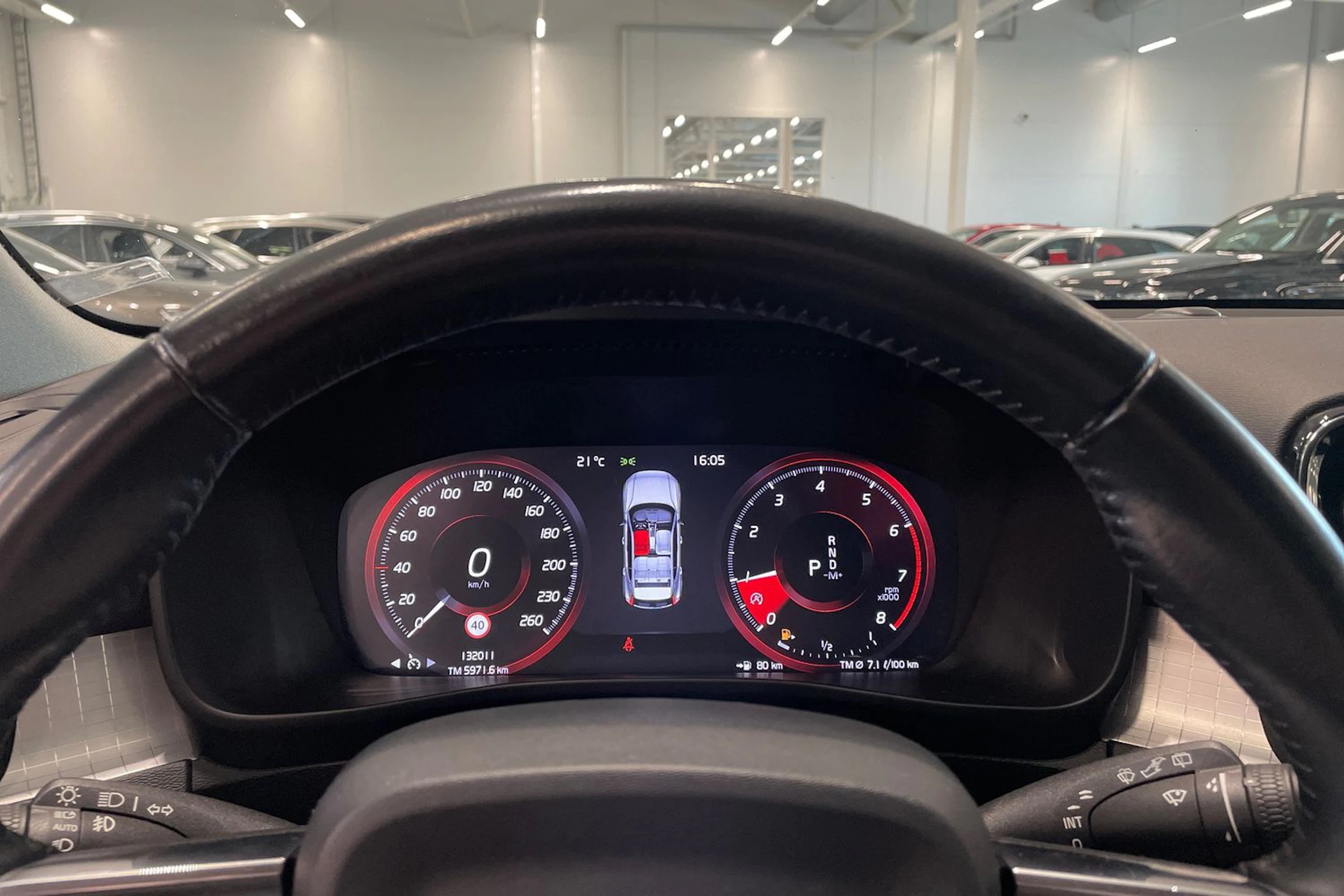 valkoinen Volvo XC40 2020 kuva 13.