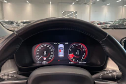 valkoinen Volvo XC40 2020 kuva 13.