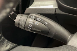 valkoinen Volvo XC40 2020 kuva 14.