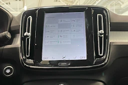 valkoinen Volvo XC40 2020 kuva 20.