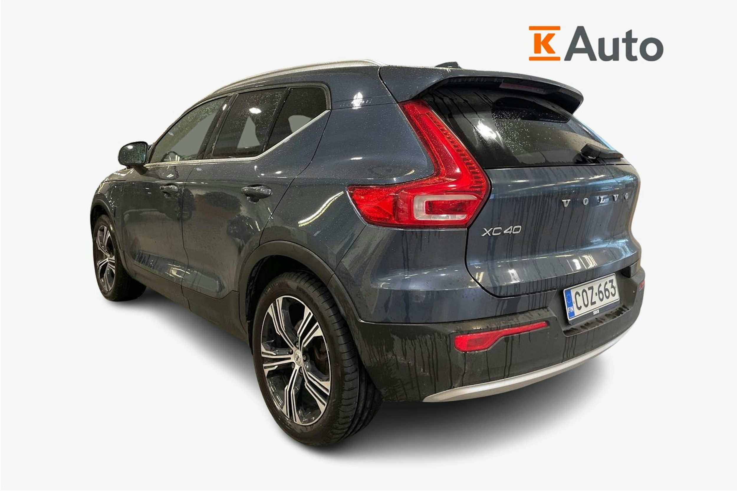 sininen Volvo XC40 2020 kuva 2.