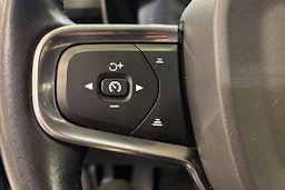 sininen Volvo XC40 2021 kuva 18.