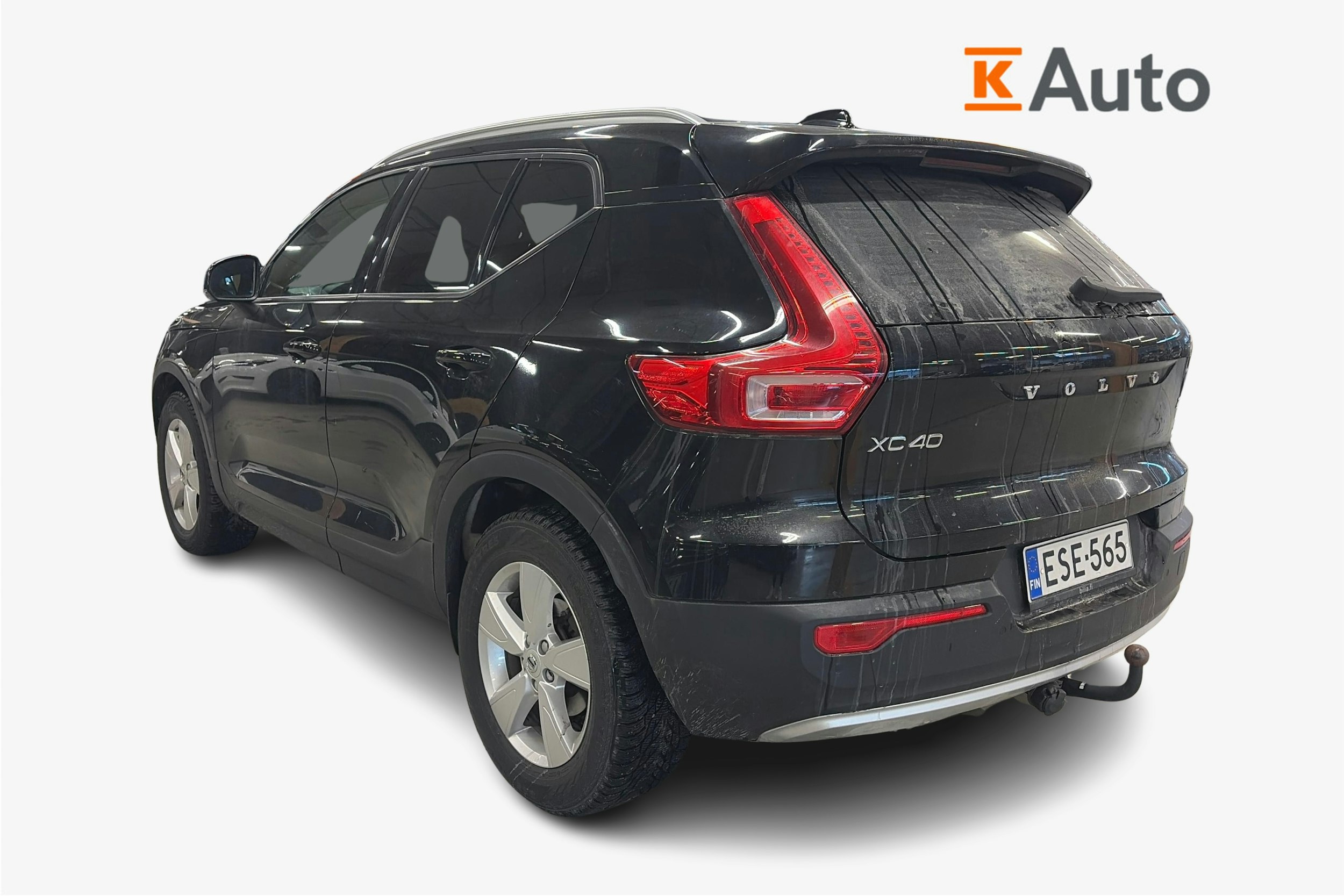 musta Volvo XC40 2020 kuva 2.