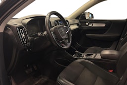 musta Volvo XC40 2020 kuva 3.