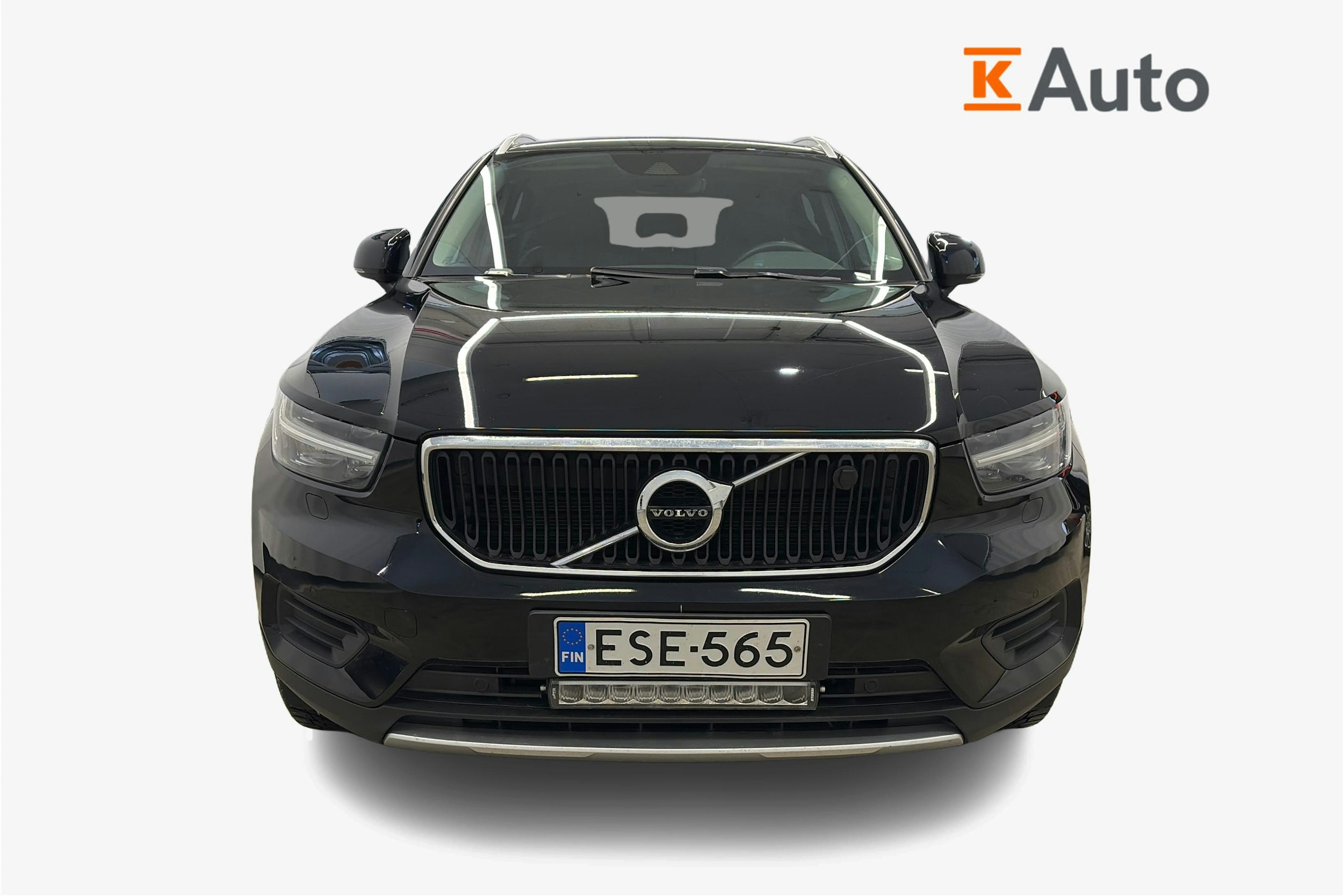 musta Volvo XC40 2020 kuva 5.