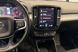 musta Volvo XC40 2020 kuva 16.