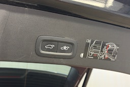 musta Volvo XC40 2020 kuva 23.