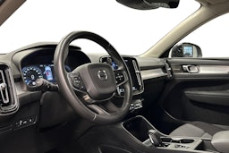 musta Volvo XC40 2020 kuva 3.