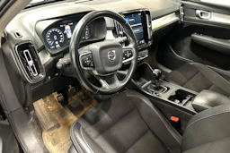 musta Volvo XC40 2020 kuva 3.