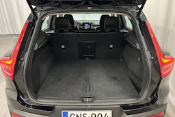 musta Volvo XC40 2020 kuva 12.