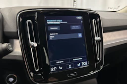 musta Volvo XC40 2020 kuva 19.