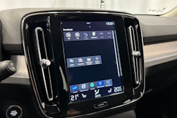 musta Volvo XC40 2020 kuva 20.